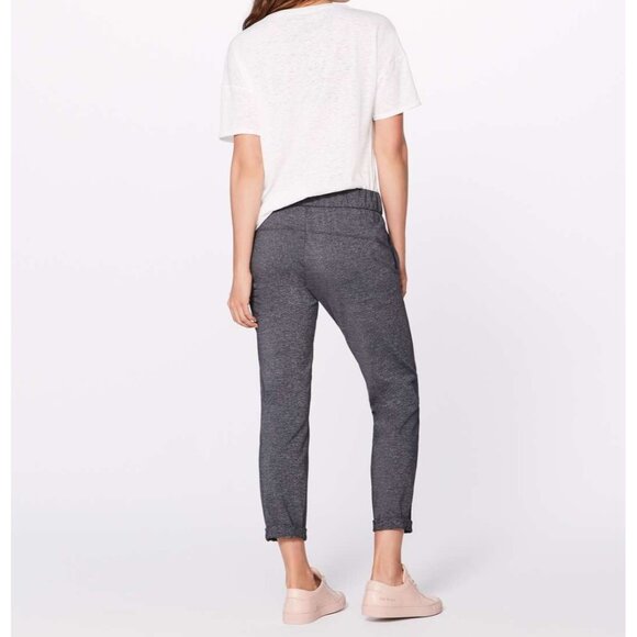 Lululemon On The Fly Pant *28"‎ Heathered Black Gray Stretch Mid Rise Sz 6 Women - Picture 2 of 7